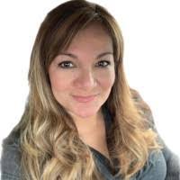 Anna Segura's Instagram, Twitter & Facebook