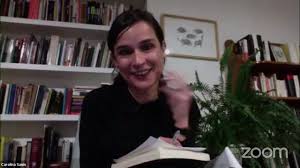 Autora colombiana, carolina sanín estudió literatura hispánica en la universidad de yale, donde se doctoró, especializándose en literatura medieval. Carolina Sanin Lanza Tu Cruz En El Cielo Desierto Radionica