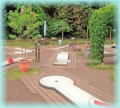 Die anlage liegt idyllisch am rande des großen gartens und beherbergt auch viele. Minigolf Und Pit Pat Im Grossen Garten Dresden Dresdenreisetipps De