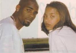 Über das verhältnis von aaliyah zum 12 jahre älteren r. Cheekywiki Aaliyah Biopic Goes Into Detail About Marriage To R Kelly