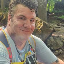 Can anyone tell me about Black Ghost Knofe fish? Would they live with  neons, dwarf gouramis, plecos (who are breeding a lot) and a mystery snail?  What are they like to keep? |