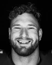 ⚓️ in the middle