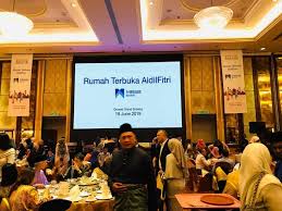 Buka pintu rumah, seberang jalan terdapat kuil. Kolej Profesional Baitumal Kuala Lumpur Undangan Ke Rumah Terbuka Aidilfitri Mbsb Bank Berhad