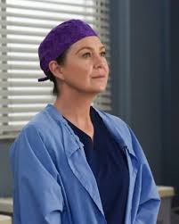 Meredith grey, fille d'un chirurgien très réputé, commence son internat de première année en médecine chirurgicale dans un hôpital de seattle. Grey S Anatomy Season 16 Episode 18 Review Give A Little Bit Tv Fanatic