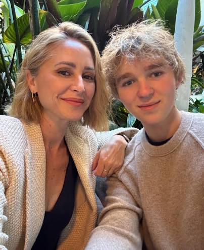 Brooke Williamson | The bestest Mother's Day dinner date, and the greatest  gift of all time 💙♥️ | Instagram
