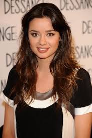 Tierra de lobos is a western set in 19th century spain. Dafne Fernandez Actriz Y Bailarina Espanola Cine Y Tv Articulosdeopinion Net