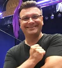 Le légendaire Glen Weir s'éteint à 71 ans, voyez toutes les célébrités qui  nous ont quittés en 2023