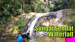 Suasana yang tenang dengan panorama pegunungan hijaunya semakin menambah keeksotisannya. Sungai Sendat Waterfall Selangor Hutan Lipur Sungai Sendat Selangor Youtube