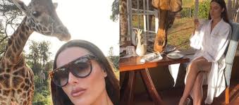 Komplementom od internautów nie było końca. Grzegorz Krychowiak Pozuje Z Lwem A Celia Jaunat Z Zyrafa Poranna Rutyna Eska Pl