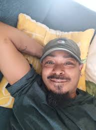 Warning about a toxic man's behavior