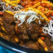 Selain sambal goreng kentang hati, sambal goreng krecek juga menjadi salah satu menu yang populer saat lebaran, nih. Nasalia Delight Goreng Goreng Sambal Goreng Daging Facebook