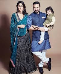 Kareena Malaika Karishma Sonam Kapoor Among Others Dazzle At Anil Kapoor S Diwali Bash Hungryboo Karena Kapoor Bollywood Fashion Indian Designer Outfits