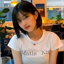 Pretty Eun Soo✨💗✨ Shin Eun-soo (Korean: 신은수; October 23, 2002) is a South  Korean actress. She made her acting debut as the female lead in film  Vanishing Time: A Boy Who Returned (