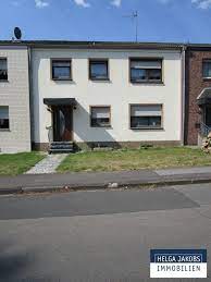 Sie sind auf der suche nach einem haus zum kauf in eschweiler und umgebung? Reihenmittelhaus Nutzbar Als Ein Oder Zweifamilienhaus In Eschweiler Kinzweiler Helga Jakobs Immobilien
