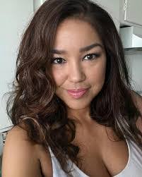 Raquel Bell's Instagram, Twitter & Facebook