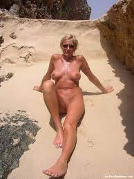 Frauen nackt am fkk strand