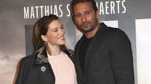 Bei ihrer show kommt es zu einem unfall. Matthias Schoenaerts Glanzt Mit Dem Film Kursk Grenzecho
