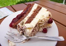 Cibo europeo ciambelle lituane (spurgos o pampuskos) dolci come avvolgere una torta con il cioccolato. 25 Piatti Tipici Tedeschi Specialita Tradizionali Da Scoprire