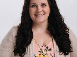 Kristen Abbott's Instagram, Twitter & Facebook