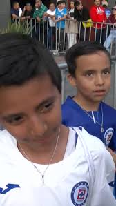 ¿RAMÓN JUÁREZ DE TÉCNICO EN CRUZ AZUL? 🤔⚽💥, Los aficionados celestes en  Aguascalientes ofrecen juguetes y hasta dinero para que Martin Anselmi no  dejara el club... 🥹, #Futbol #Soccer #MartinAnselmi ...