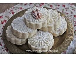 Ghribia Ou Ghribiya Aux Noix Gateau Algerien Facile Les Joyaux De Sherazade Recette Gateau Algerien Facile Ghribia Gateau Algerien
