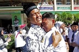Check spelling or type a new query. Dilema Wali Kelas Muda Galak Dibenci Siswa Lembek Dicaci Orangtua Halaman 1 Kompasiana Com