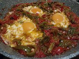 Maybe you would like to learn more about one of these? Peperoni E Pomodori Con Le Uova Intere In Padella