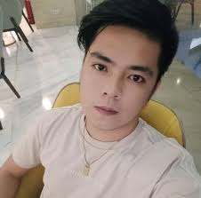 Thank you Mr Andrew Purcell. Your info : 👍Denis Jenkinson behind the  barrier...