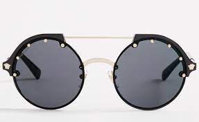 Bayanlar Icin 11 En Iyi Yuvarlak Gunes Gozlugu Modelleri 2019 2020 Trendler Ve Moda 2019fashiontrends Sunglasses Yuvarlak Gunes Gozlugu Gunes Gozlugu Moda