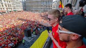 Voici le clip de la chanson officielle de la coupe du monde mondial 2010 c'est une chanson du rappeur somalien knaan et elle sera diffusée durant toute la compétition. Comment Gala Est Devenue La Chanson Des Diables A La Coupe Du Monde