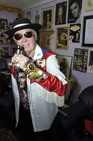 Widnes singer Jonnie Rocco records charity single in honour of Wayne Rooney 