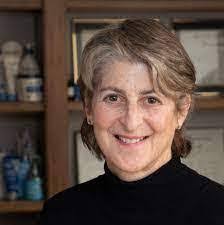 Fay Frey's Instagram, Twitter & Facebook