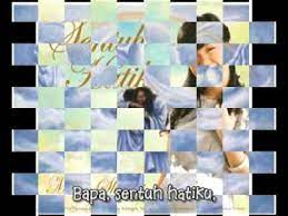 Chord sentuh hatiku (maria shandi)@b bait :@b g betapa kumencintai em segala yang t'lah terjadi c d tak pernah sendiri jalani hidup ini g d selalu menyertai g betapa kumenyadari em di dalam hidupku ini c am kau s'lalu memberi rancangan terbaik d oleh karena kasih reff:@b g d/f# em bapa sentuh hatiku, ubah hidupku bm menjadi yang baru c g/b bagai emas yang murni am d kau membentuk bejana hatiku. Sentuh Hatiku Maria Shandi Lyrics Youtube
