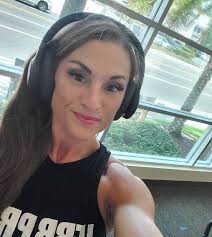 Molly McCracken IFBB PRO