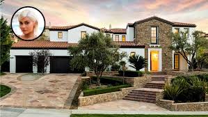 But tour their calabasas houses and you'll see their very distinctive styles. Kylie Jenner Sells Calabasas Starter House Variety
