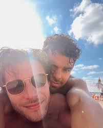 Beach, halva, beach. In that order.