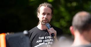 En als casper gevraagd wordt of corona ook het. Willem Engel Zondag Op Manifestatie In Eindhoven Burgemeester Stelt Cameratoezicht In Eindhoven Ed Nl