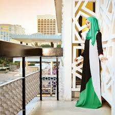 Tema adalah ide dasar yang mendasari sebuah tulisan, termasuk puisi. 5 Panduan Mudah Untuk Menggayakan Color Block Seperti Hijabista
