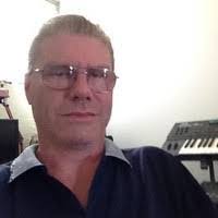 Leigh Randall's Instagram, Twitter & Facebook