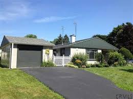 1955 Lustron Albany Ny 119 900 Old House Dreams Old House Dreams House Steel House