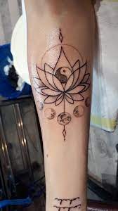 Lotus Tattoo Yinyang Moonphases Moon Phases Unalome Balance Spiritual Instagram Izabela Balance Tattoo Cute Shoulder Tattoos Lotus Tattoos For Women