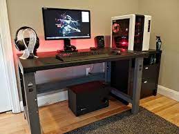 Welcome to my new computer setup for 2015 this is a huge upgrade don't worry im keeping the old feb 6th new/old setup. Gaming Setup 2015 Gaming Setups Salles De Jeux Videos Configuration De Jeu Chambre Gaming