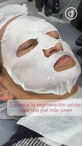 Una mascarilla facial que va más allá de lo básico., Con su uso frecuente,  ayuda a reducir manchas oscuras, combatir la hiperpigmentación y devolverle  a tu piel su tono natural. Su acción antioxidante ...