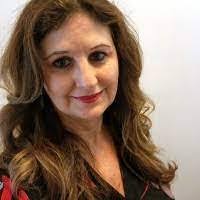 Laura Reavis's Instagram, Twitter & Facebook