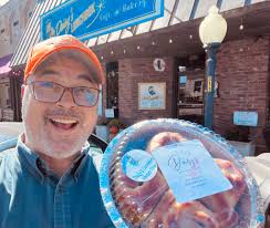 Gluten-free cinnamon rolls bakery in Illinois
