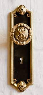Open regular business hours customer service: Door Knobs