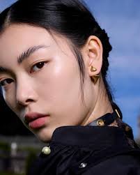 ✨ Forever Glow Maximizer da Dior ✨ Prepare-se para um brilho impecável e  duradouro! O Forever Glow Maximizer da Dior é o segredo para uma pele  iluminada e radiante o dia inteiro.