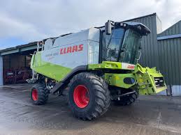 Claas MONTANA 560 Combine