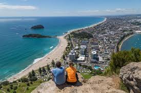 Neuseeland ist kleiner als deutschland und hat gerade mal 4,4 millionen einwohner, ist damit dünn besiedelt. Neuseelands Bester Strand In Der Bay Of Plenty Neuseeland News Reisen Abenteuer Und Tourismus Fuer Deutschsprechende Neuseeland Reisende