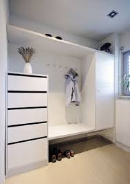 Moderne garderoben günstig im online shop von interdesign24.de bestellen schnelle lieferung kostenloser versand top bewertungen. Mala Predsin Hledat Googlem Small Hallways Modern Apartment Home Interior Design